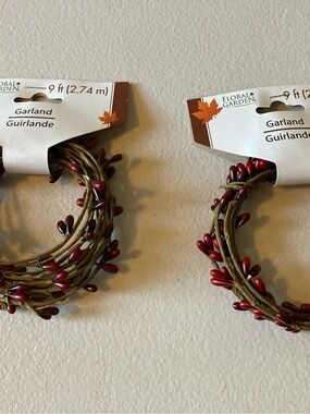Floral Garden Artificial Berry Garland 9 ft Red Brown Plastic Seasonal Lot of 2